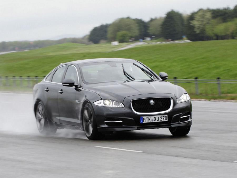  Jaguar XJ Sport Pack 2011 года  (фото 7 из 8)